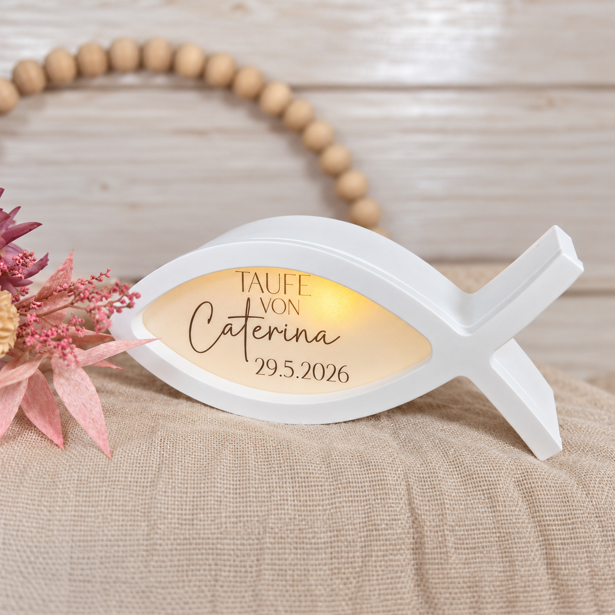 Personalisierter Fisch aus Gießkeramik mit Ballonlicht – Kommunion, Konfirmation & Taufe
