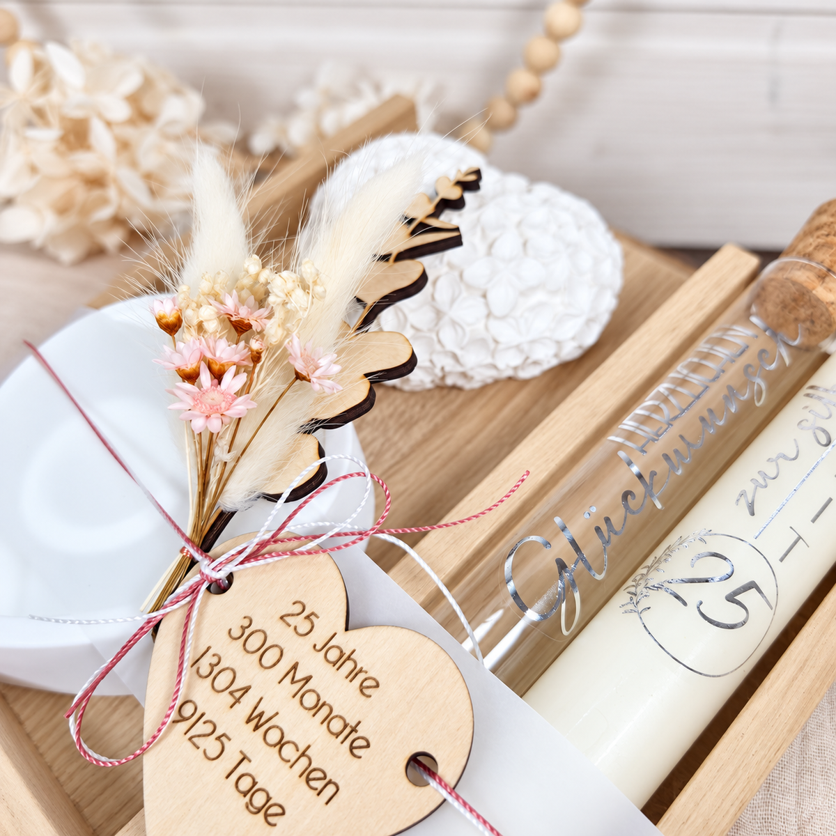 Kerzenset zur Silberhochzeit – optional mit personalisiertem Holzherz