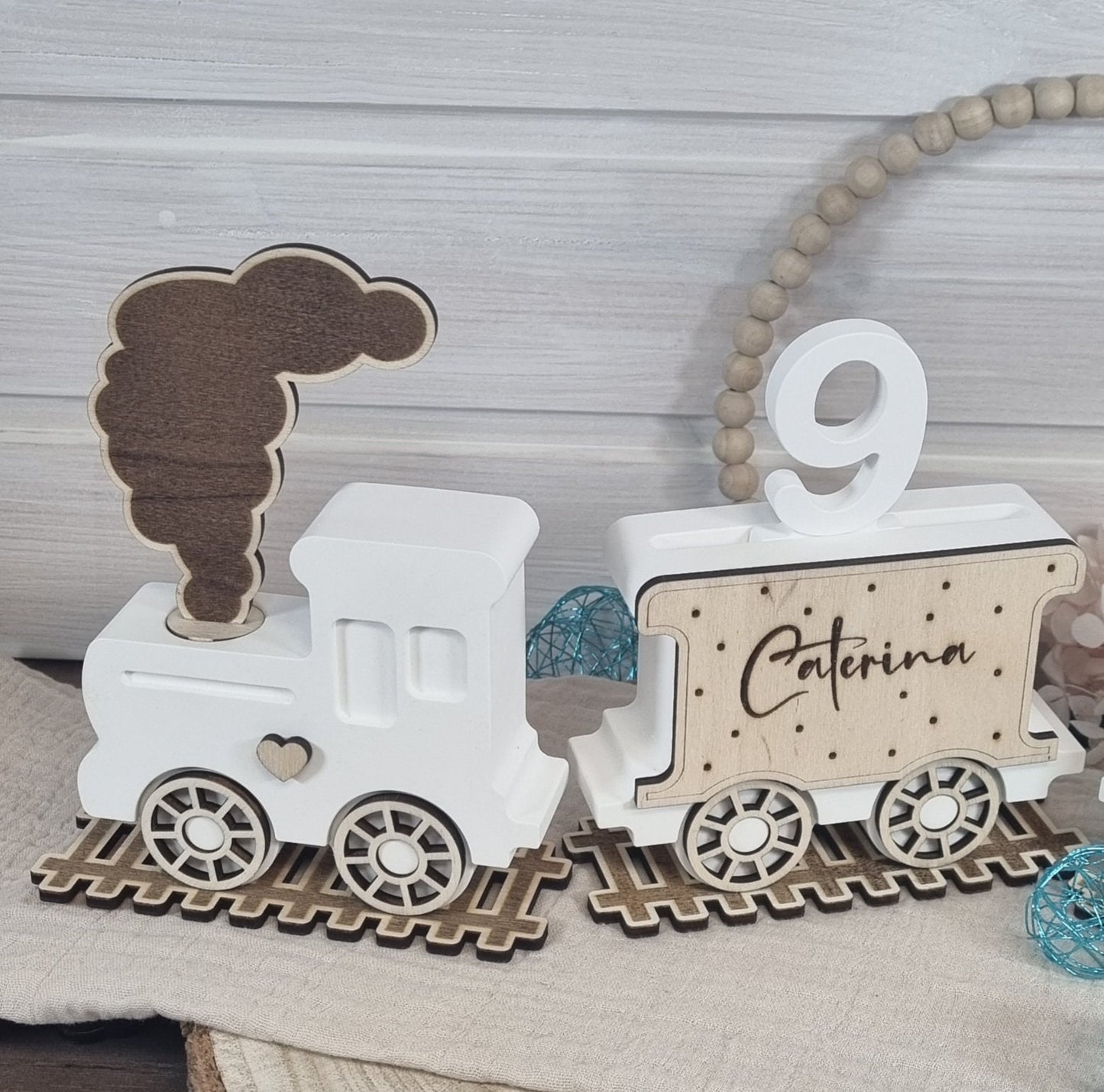 Geburtstagszug personalisiert Mädchen | Lokomotive für Kindergeburtstag | verschiedene Varianten | Holz und Keramik Keraflott Raysin