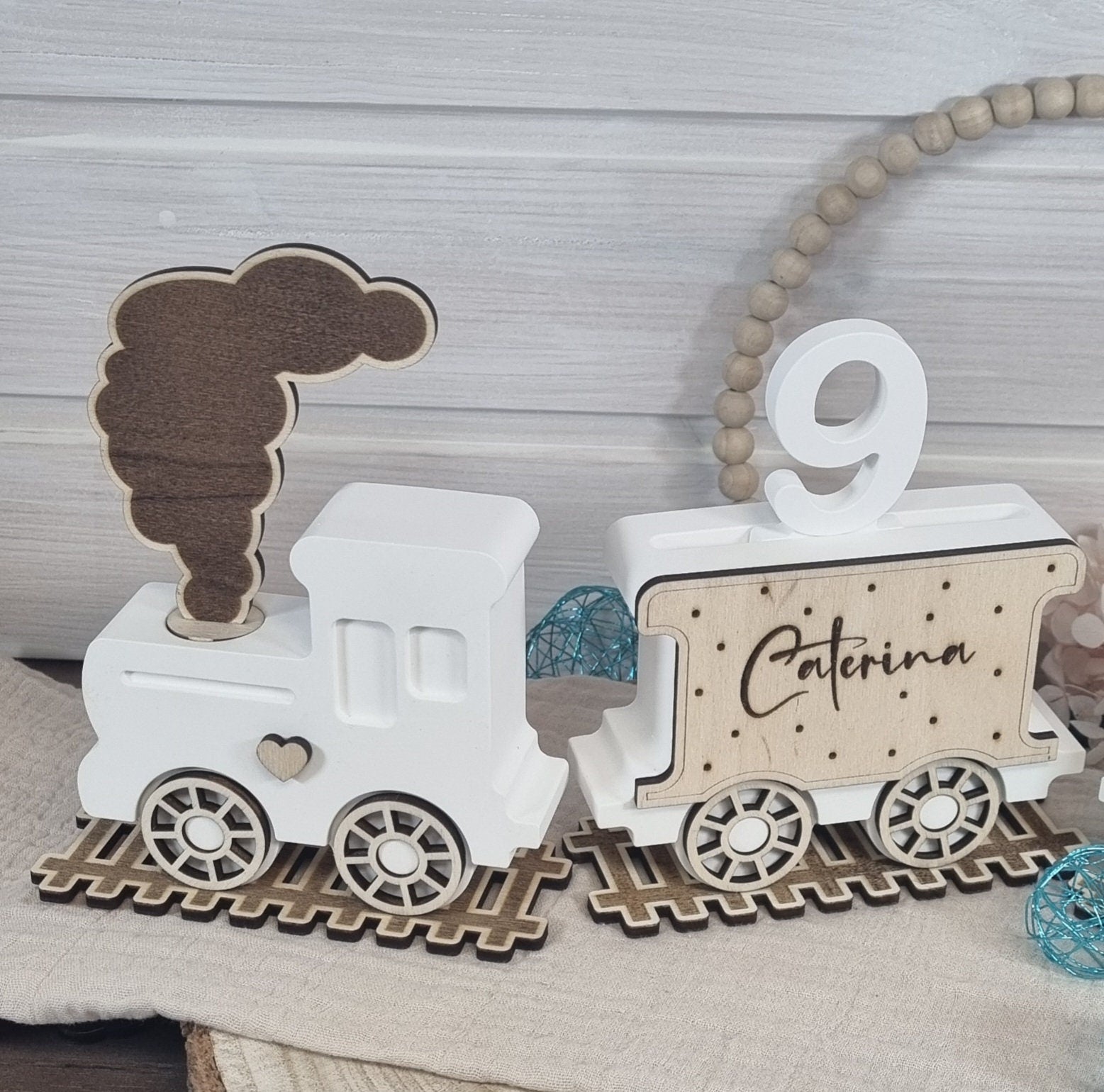 Geburtstagszug personalisiert Mädchen | Lokomotive für Kindergeburtstag | verschiedene Varianten | Holz und Keramik Keraflott Raysin