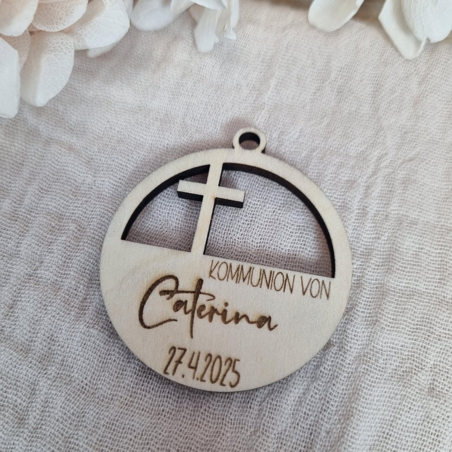 Holz-Anhänger zu Kommunion Konfirmation Taufe Firmung 2 Größen | Gastgeschenk | Lasercut | Personalisierbar | Fisch Kreuz