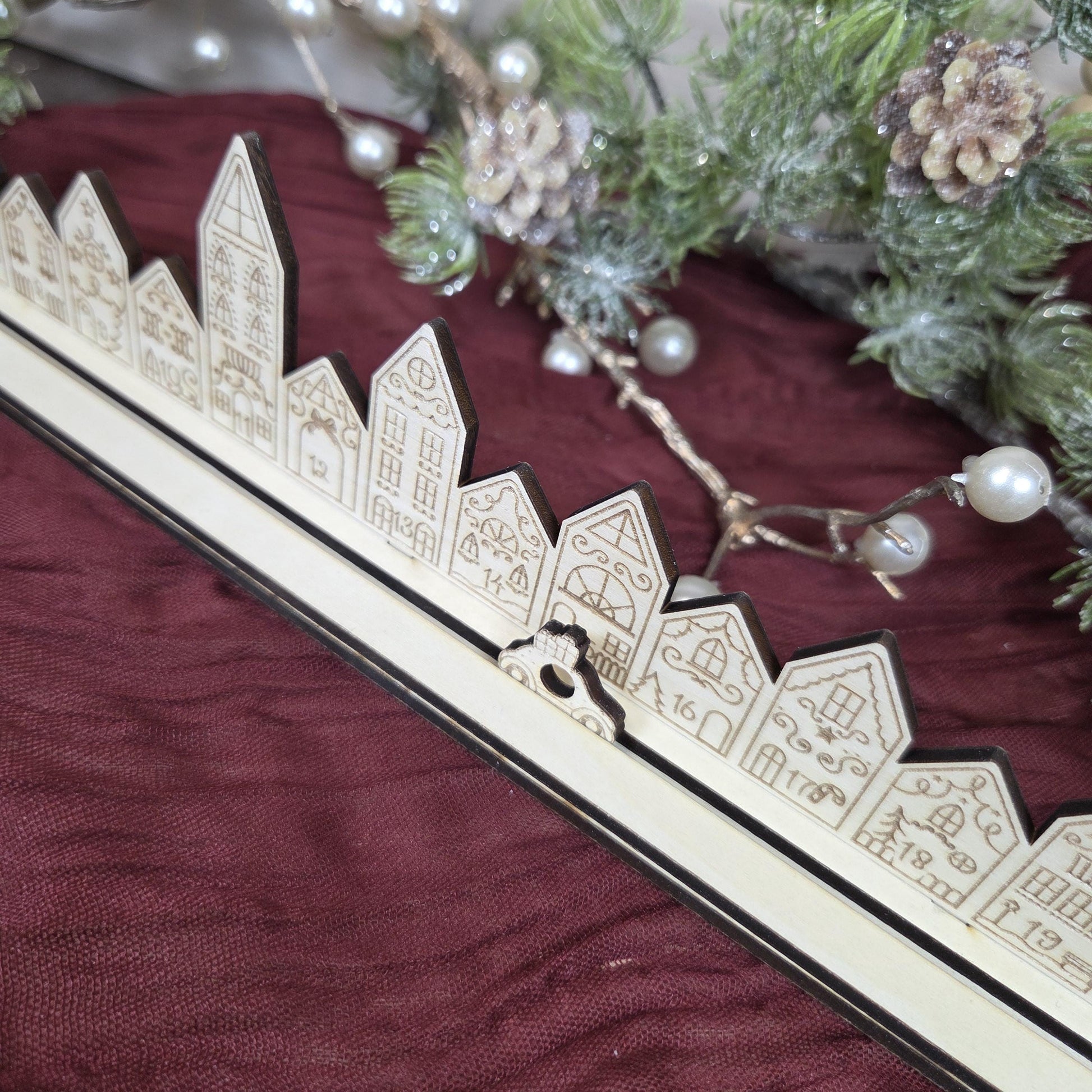 Ewiger Adventskalender aus Holz | Weihnachtscountdown | gravierte Adventskalenderleiste | Countdown Weihnachten 1-24 | Bilderleiste Advent