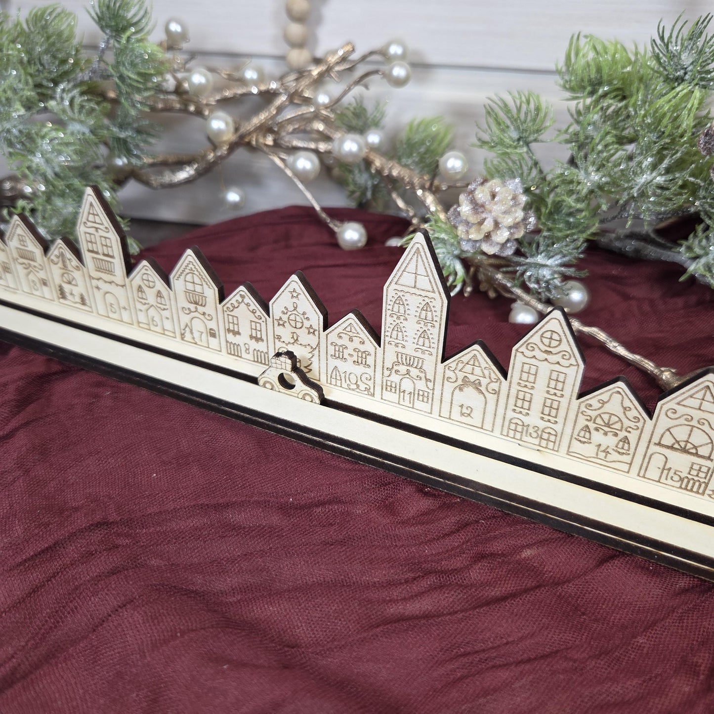 Ewiger Adventskalender aus Holz | Weihnachtscountdown | gravierte Adventskalenderleiste | Countdown Weihnachten 1-24 | Bilderleiste Advent