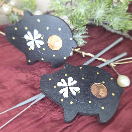 Glücksbringer Sylvester schwarz-gold handgemacht aus Holz | Glücksschwein mit Kleeblatt und Glückscent | Glücksklee | Glückspfennig