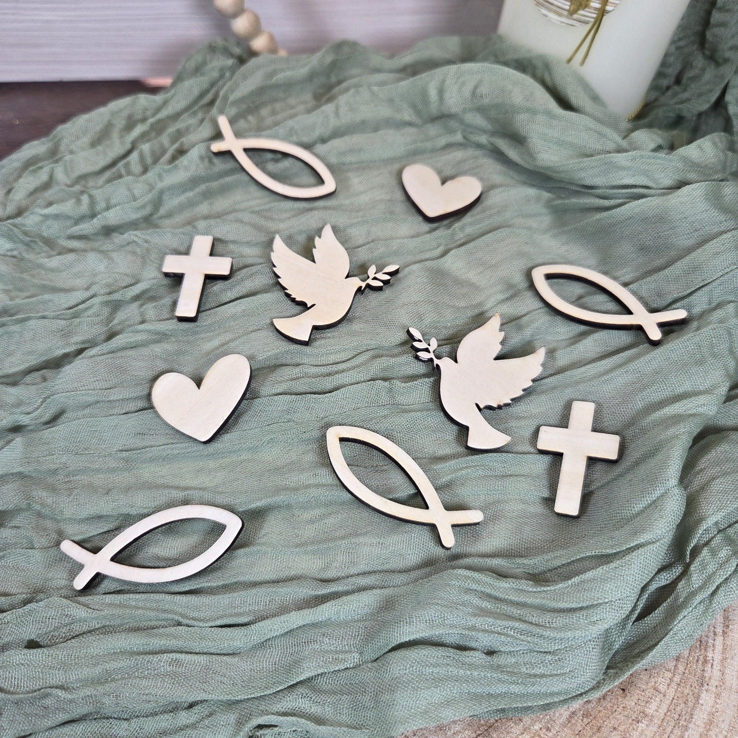 Streudeko Tischdeko zu Kommunion Konfirmation Taufe Firmung aus Holz 10 Stk | Lasercut Tischdekoration | Fisch Kreuz Taube Herz