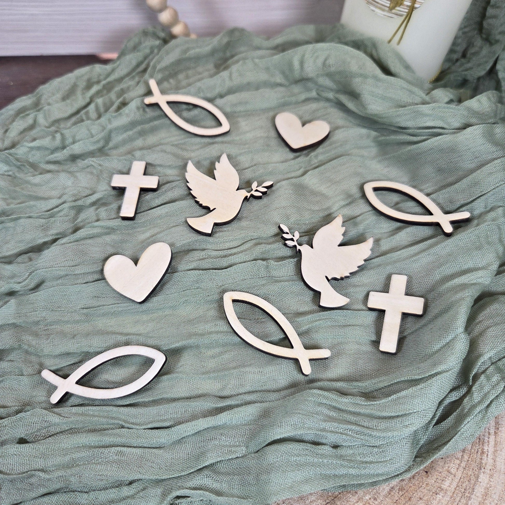 Streudeko Tischdeko zu Kommunion Konfirmation Taufe Firmung aus Holz 10 Stk | Lasercut Tischdekoration | Fisch Kreuz Taube Herz