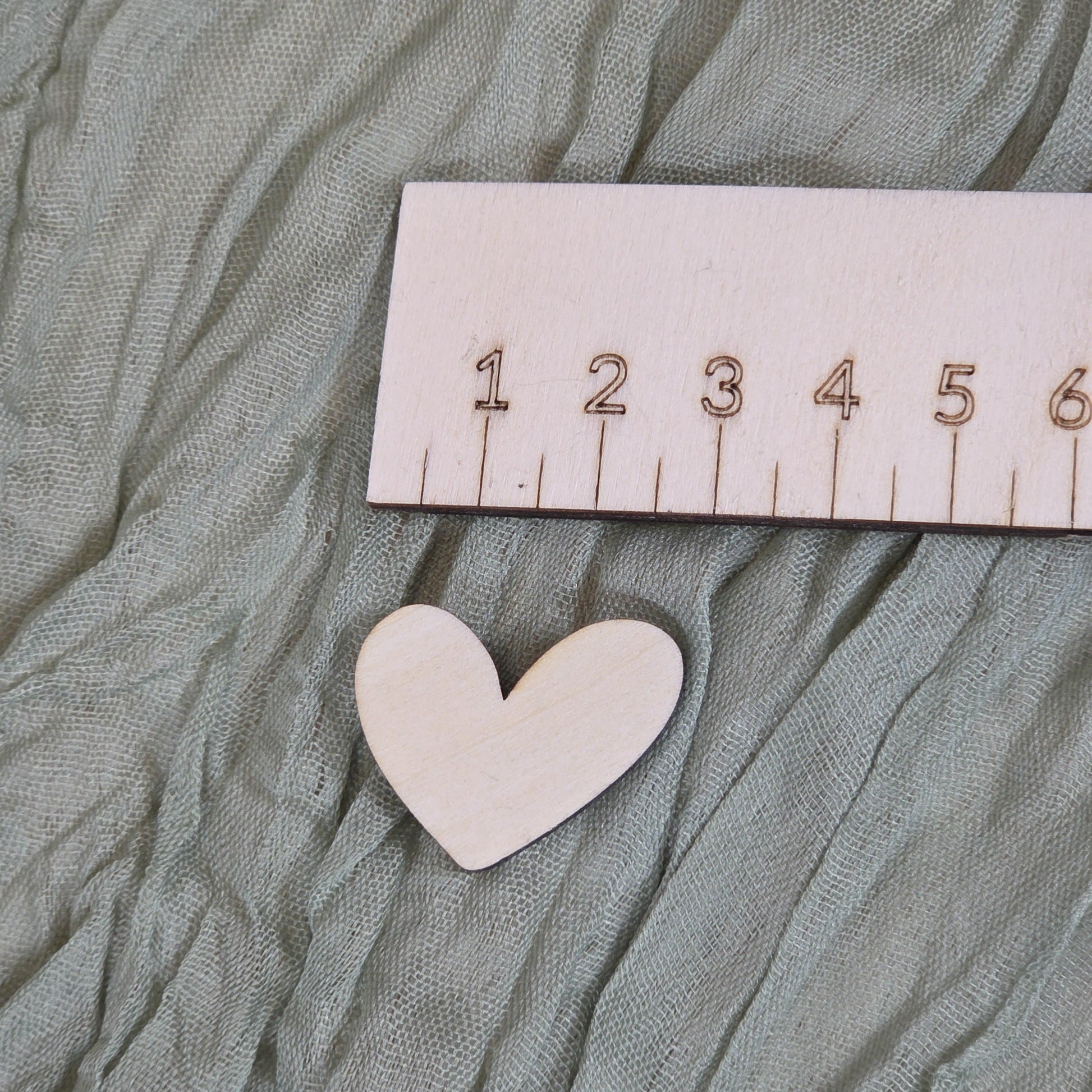 Streudeko Tischdeko zu Kommunion Konfirmation Taufe Firmung aus Holz 10 Stk | Lasercut Tischdekoration | Fisch Kreuz Taube Herz