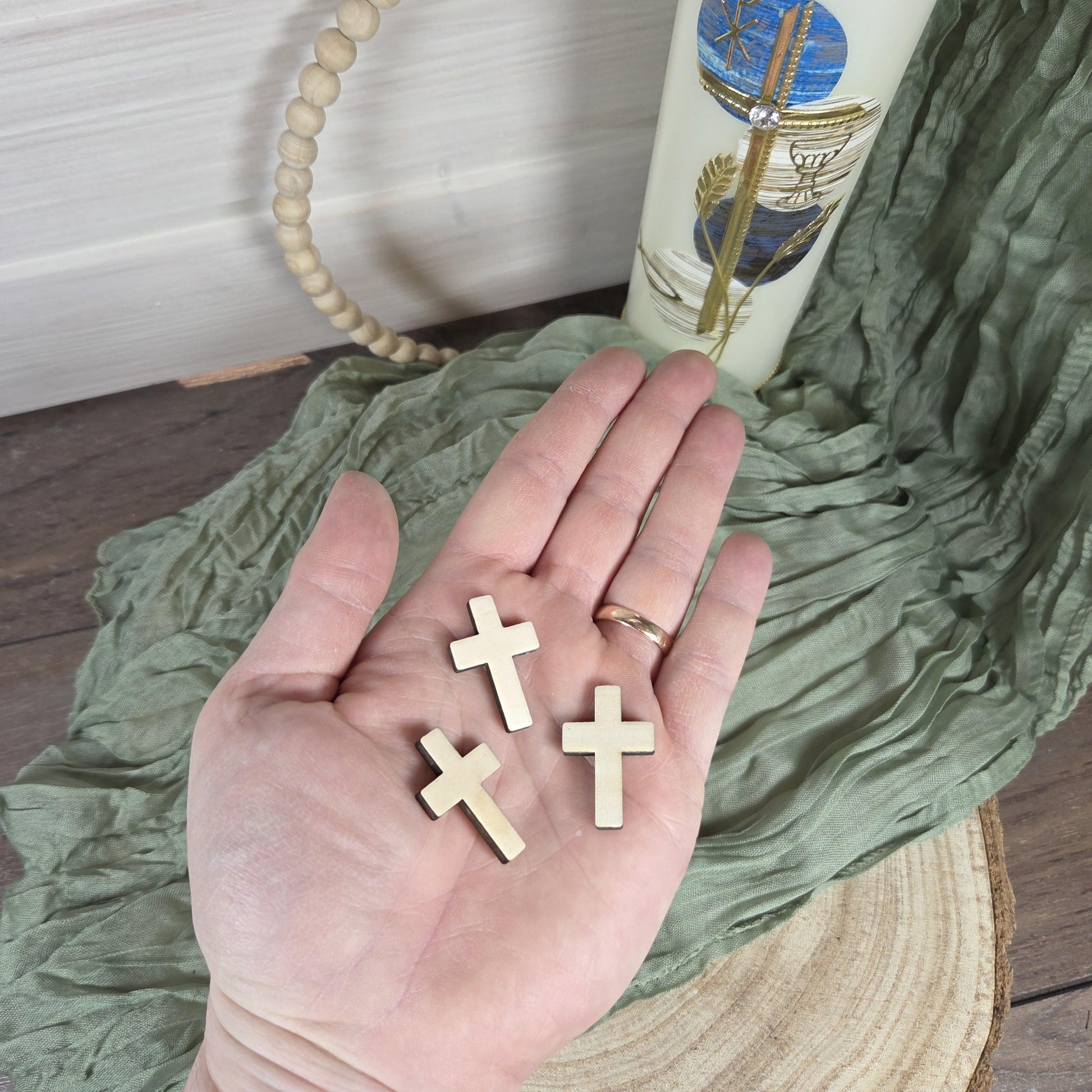 Streudeko Tischdeko zu Kommunion Konfirmation Taufe Firmung aus Holz 10 Stk | Lasercut Tischdekoration | Fisch Kreuz Taube Herz