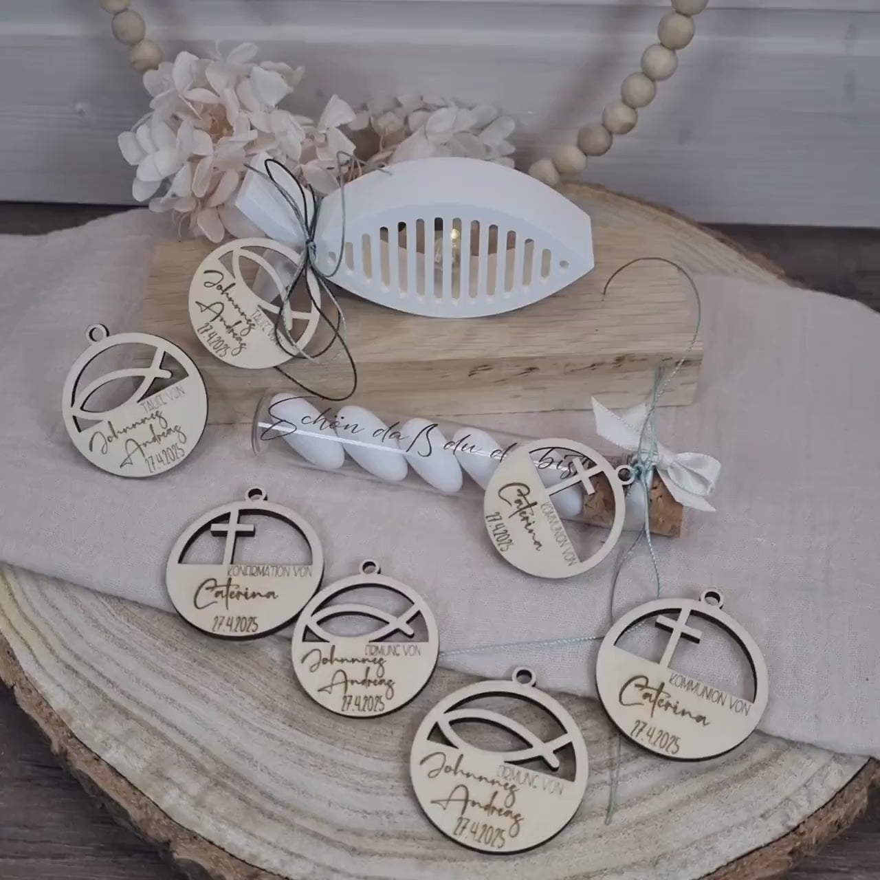 Holz-Anhänger zu Kommunion Konfirmation Taufe Firmung 2 Größen | Gastgeschenk | Lasercut | Personalisierbar | Fisch Kreuz