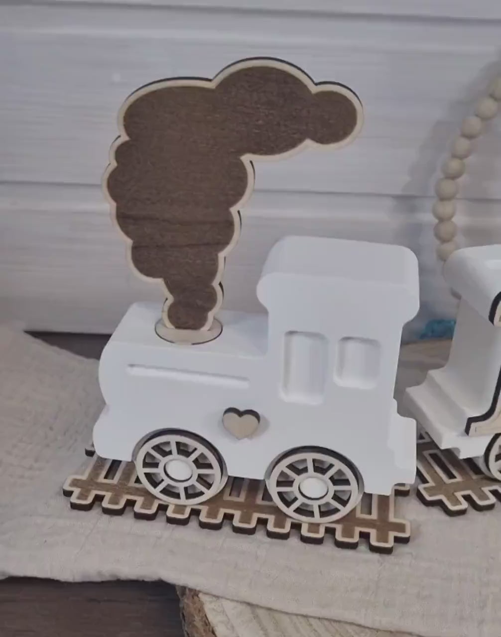 Geburtstagszug personalisiert Mädchen | Lokomotive für Kindergeburtstag | verschiedene Varianten | Holz und Keramik Keraflott Raysin